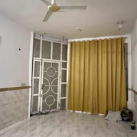 السياسيين • ٣٠٠م • ٦غرف