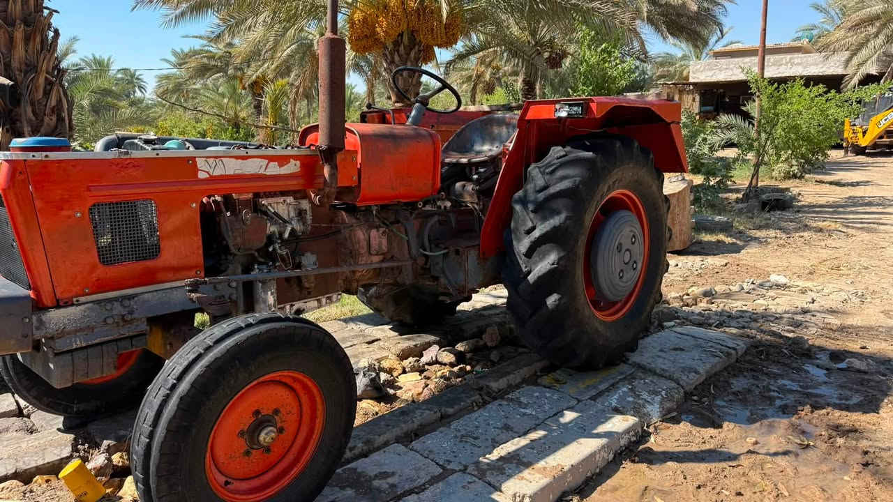للبيع عنتر موديل 90 رقم كركوك بيه قاصرين مكينه مكفوله كير محرك اكسل سعره 8500 وبيه مجال 
مكان كربلاء ***********
