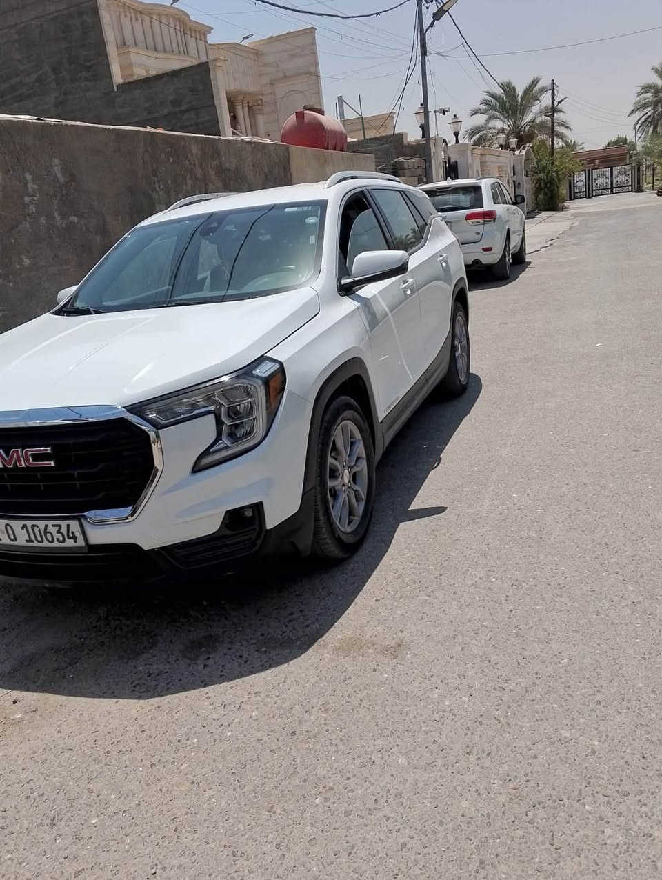 للبيع جمسي تيران ٢٠٢٣
مكان السياره بغداد السيديه 

بيها صبغ بس بنيد 

سونار بيها 

للاستفسار اتصال 

***********
