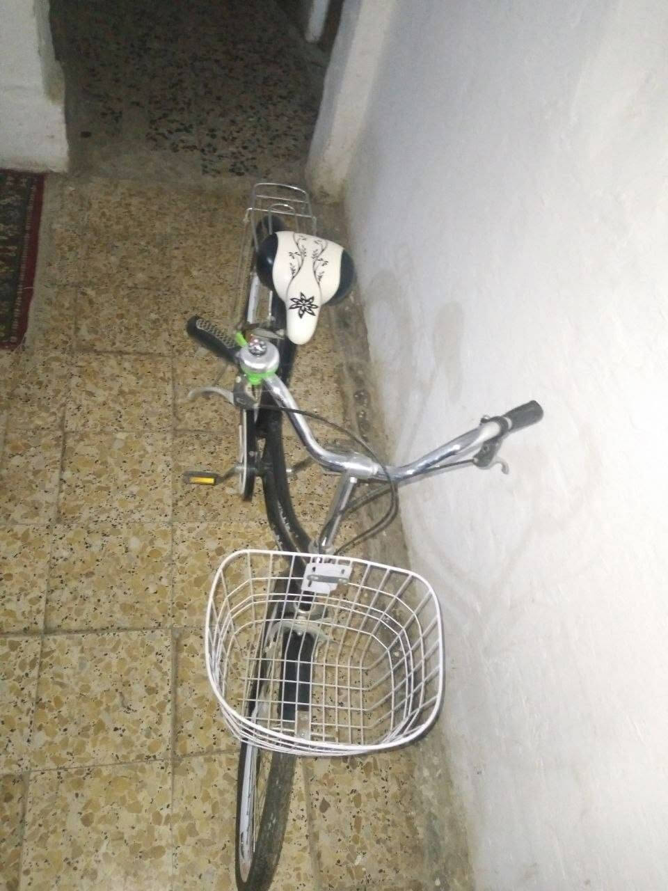 بسبب الوعود الكاذبة اعيد النشر باسكل قياس 26الباسكل جديد مستخدم مرتين لو 3 امانة الله السعر 90وبي مجال  الباسكل تايرات نازله لان متروك 
للتواصل ‏‪***********‬‏واتساب او علق اني ادخلك
