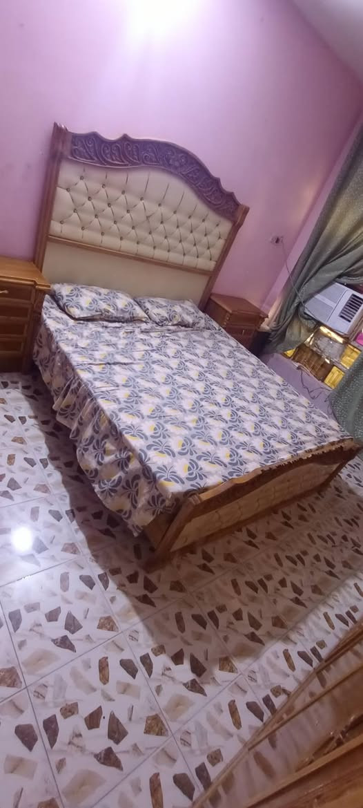 السلام عليكم غرفه نوم للبيع صاج خارج داخل. نضيفه يرادلها ترتيبات بسيطه. العنوان بغداد سبع البور. عارضها بمليون و٣٠٠ وبيها مجال للشراي رقم الهاتف ***********
