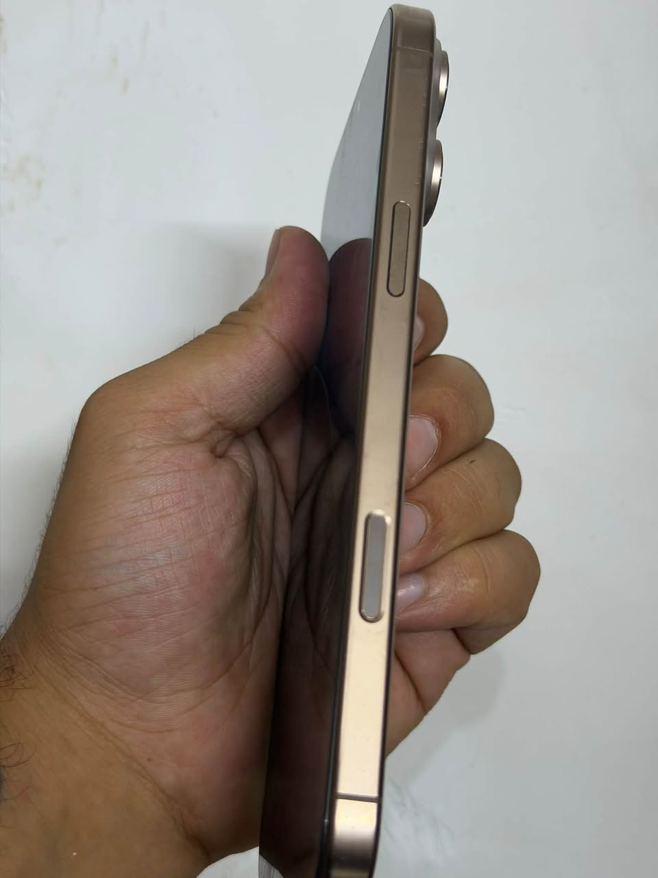 ايفون 16 برو ماكس

ذاكره256
بطاريه89 

مبدل شاشه اصليه مال جهاز ثاني

ومبدل ضهر كله مكفول وشغال علفحص 

سعر 790 الف قفل

عنوان شاميه***********

نص مكتوب في الصور:
- ٧:٣٦ القطع والخدمة تجمع Apple سجل تاريخ القطع والخدمة، وهذا السجل يعرض معلومات عن هذا الـ iPhone وحالته وتفاصيل إصلاحه. معرفة المزيد... سجل تاريخ الخدمة الشاشة غير معروف
- 7:36
- حول
- الاسم
- iPhone
- إصدار iOS
- 26.5
- اسم الطراز
- iPhone 16 Pro Max
- رقم الطراز
- MYWJ3J/A
- الرقم التسلسلي
- GFWW1FP02V
- سجل تاريخ القطع والخدمة
- الأغاني
- الفيديوهات
- ٢
- 0
- السعة
- ٢٥٦ غ.ب.
- متوفرة
- ٢٣٥,٤٣ غ.ب.
- عنوان Wi-Fi
- 90:B7:90:E8:31:51
- Bluetooth
- 90:B7:90:EB:96:2E
