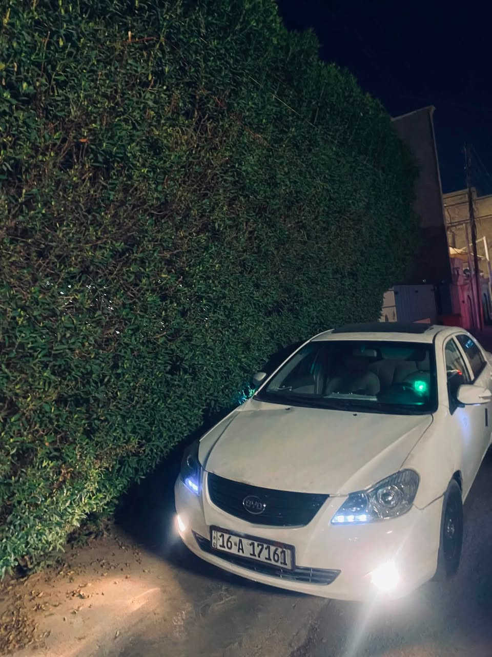 السلام عليكم
BYD g3 2013 موديل
رقم قادسية هزة ولوحات جدد وباسمي تحويل ثاني يوم كير ومكينة بلاد بحالة ممتازة
كهربائيات جميعها شغالة
فتحة سقف
جام كهربائي
ترحيب بلمري
شاشة داخلية 
حساسات خلفية 
اربع بصمات
بصمة تشغيل 
وبصمة ابواب 
بصمة جنطة
تبريدها شغال وثلج منظومة كاملة جديدة من كمبريسر للفريز
* فقط كشرها بي ملاحظات يرادلة صبغ وترتيب سيارة مابيها لاضربة ولا شي مبدل قبق جنطة فقط
عليها ادامة كاملة من نوزلات وبلكات ومجاول وعبوة فيت بم كاملة 
مكان السيارة بغداد الدورة حي الشرطة 
للتواصل متواجد فيس
رقم الموبايل ***********
ومتواجد واتس 
سعرها 38 وبيها مجال بسيط حك جية 
وترهم مراوس ب ام كراند c8 او سمند دانا او حسي قناعة 
واسف على الاطالة 🤍🤍.
