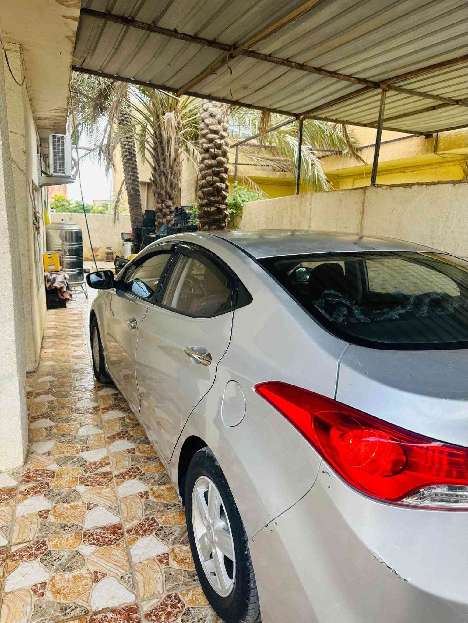 افانتي مضلع • ٢٠١٢ • ١٦٠٠
