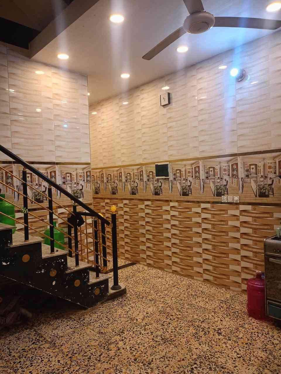 دار للبيع سند اصفر لمساحه 100 متر بناء طابوك الارضيه رافت بناء جديد كاشي سيراميك البيت عالي على شارع البيت صاير على شارع يعني موقع ممتاز والمنطقه مشموله بالتمليك وكامله الخدمات السعر وتفاصيل اكثر اتصل او خاص ما رد على التعليقات 
***********@الجميع

