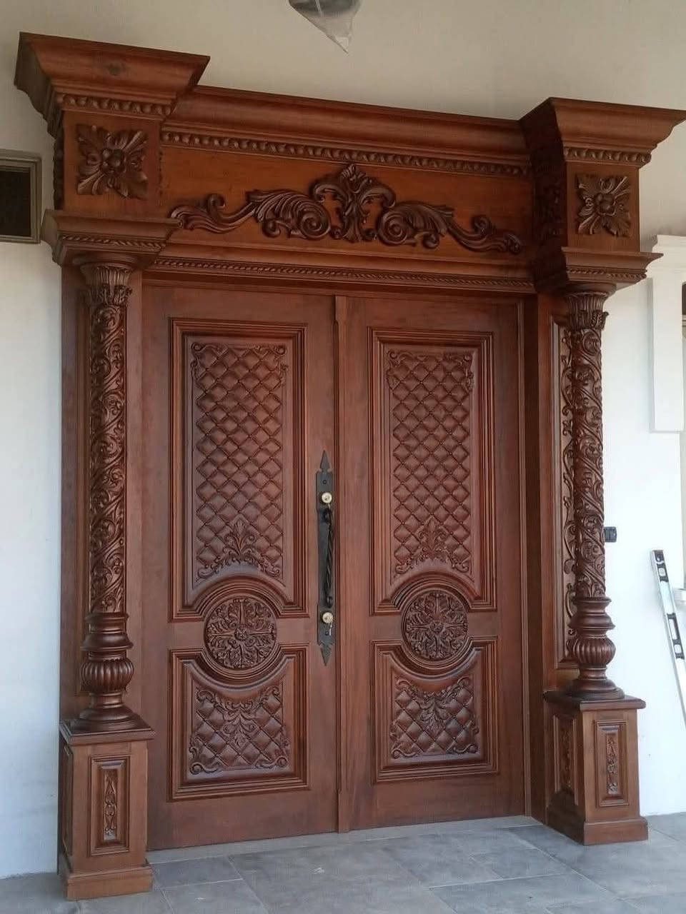 عمل كافه تصاميم ديكورات النجارة هاتف واتساب ***********
