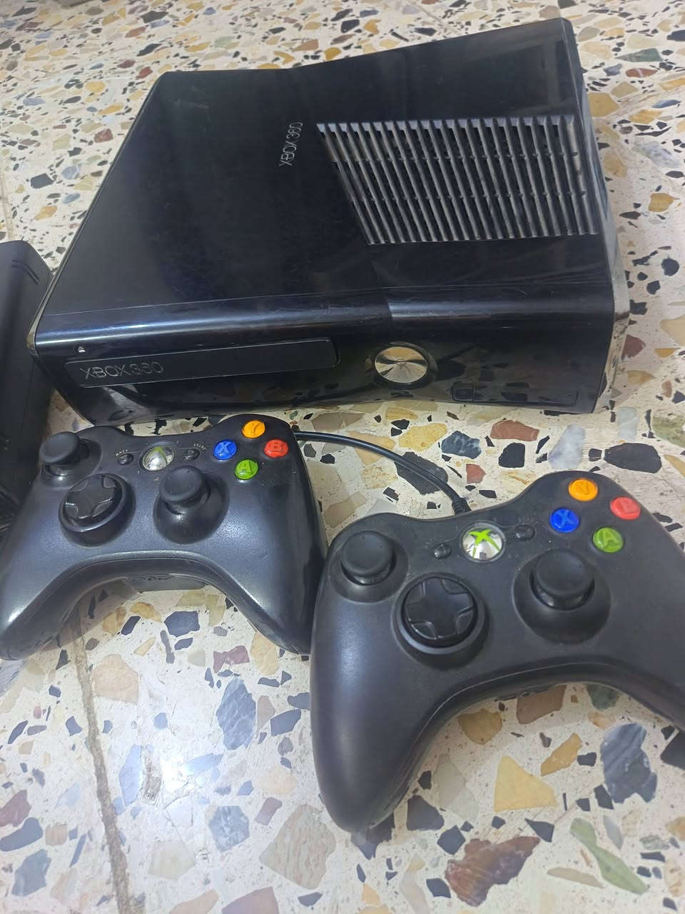 ***********
