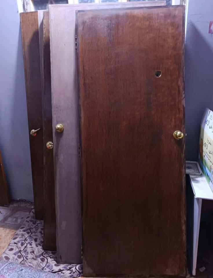 🚪بيبان خشب ثقيل العدد 5

قياس الباب :
• الارتفاع 212 cm
• العرض 92 cm

مكاني الناصرية 

 السعر واتساب ↪️
***********
