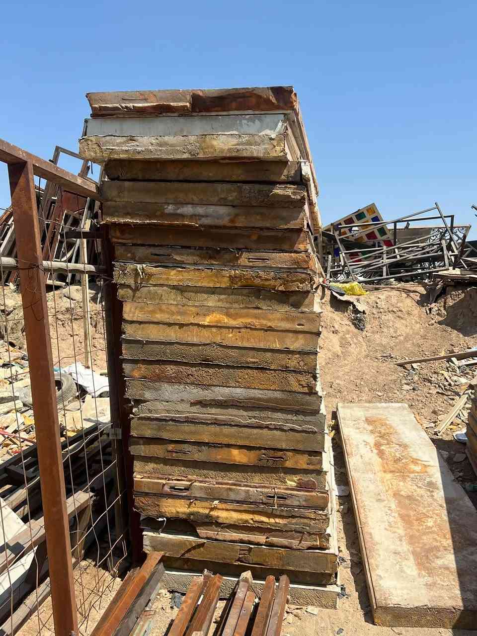 سلام عليكم سندويج ابو 10س طول 4 وطول 2,50 العدد25 قطعه نضيف المكان بغداد للاستفسار ***********
