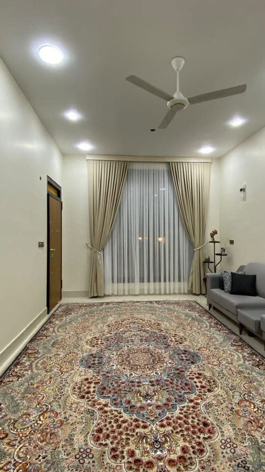 بيت للبيع المساحة ٥٠٠ متر طابو زراعي سند 25 مساحة البناء 220 والباقي حديقه مع طرمه كبيره
يتكون من غرفتين كبار بالاضافه الى صااله كبيره ومطبخ حار وبارد وصحيات وحديقه داخليه 
بناء درجه اولى 
الموقع الجمعيات حجي حسن الثانيه نهاية شارع المولده
للاستفسار اكثر يرجى الاتصال بالرقم (صاحب البيت) ادناه
 ***********
