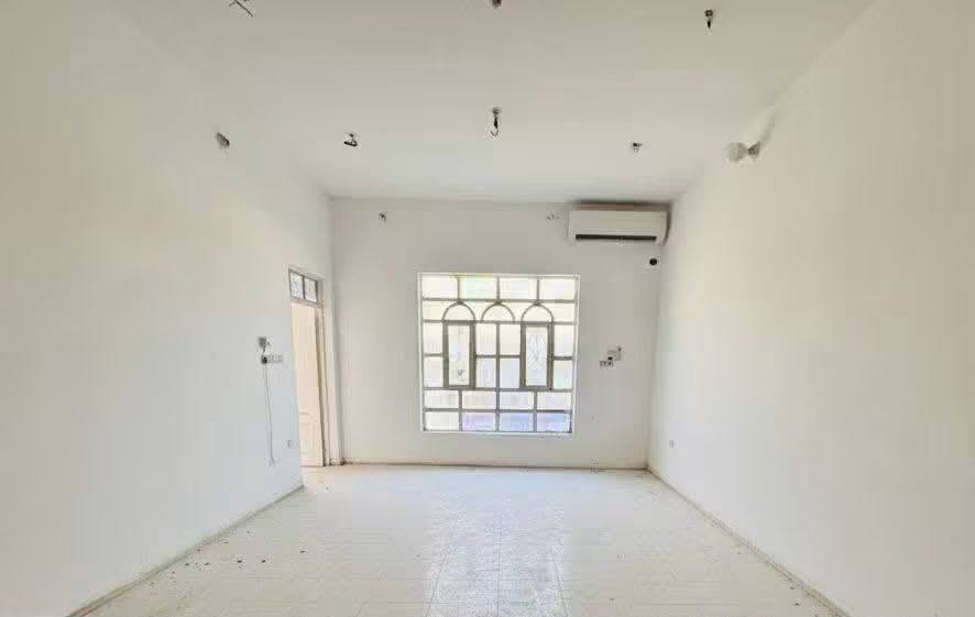 بيت البيع طابوو صرف 200 متر
حي اور الثانيه خلف مطلعم انور ابو الكباب قرب شارع 20 
مطلوب مبادره 86 
لاساس تجعيب 
السكف عكاده 
الجيران ذهب خوش ناس 
تفاصيل البيت 
غرفه 7 متر
صاله 10 متر 
مظبخ 5 متر 
ستقبال 7 متر 
مناور 2
صحيات داخليه وخارجيه 
التواصل خاص او التصال عل رقم 📱 ‏‪***********‬‏
