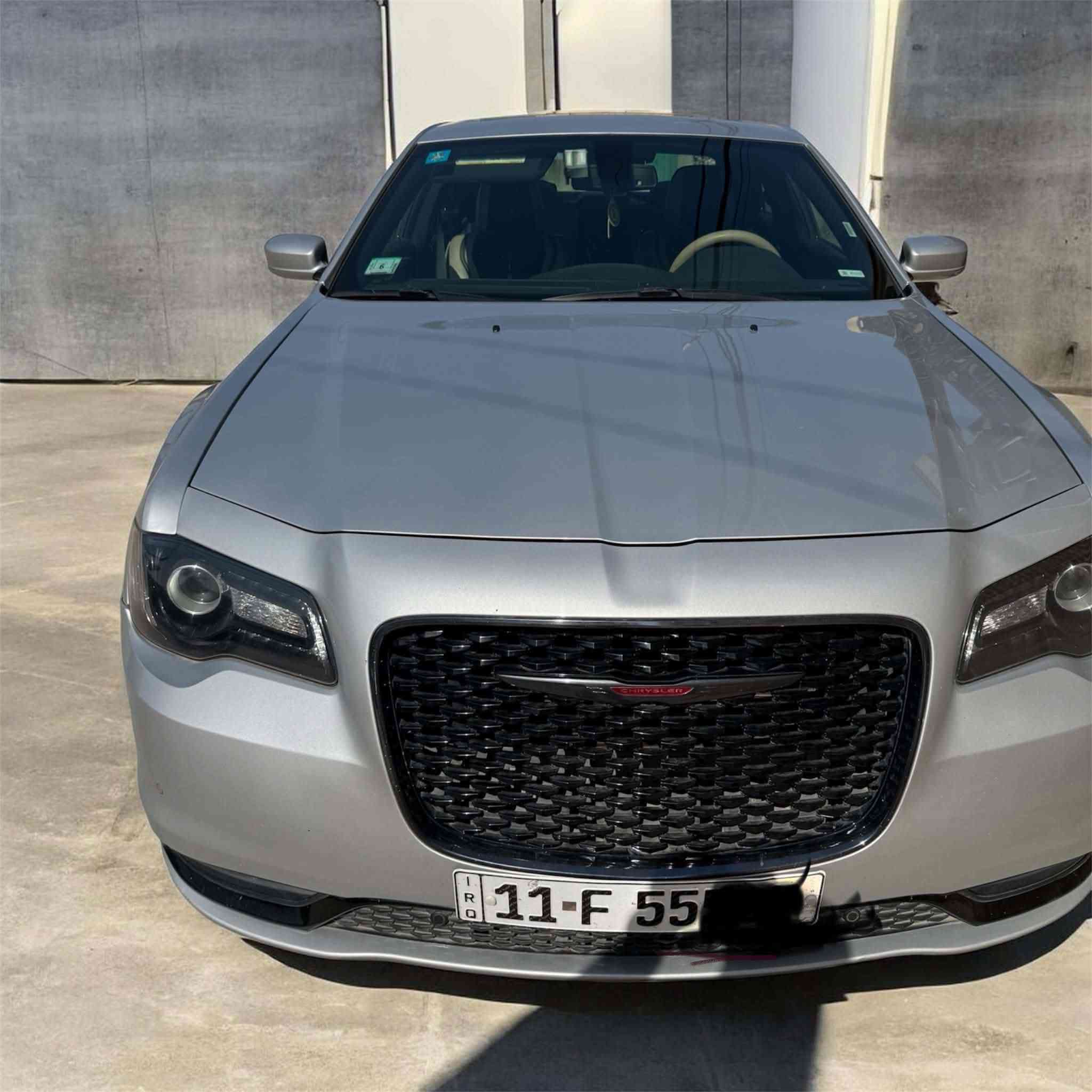 اوبا ما كرايسلر  300S امريكي 

                  اللون سلفر فاتح ◻️

              موديل 2022 اصل 🇺🇸

                   ( الاصدار الاخير )

المسافة المقطوعة 79 الف كيلو متر فقط وضع الوكالة

حجم المحرك 3600

السيارة (كلين تايتل )🔺
حجم المحرك 3600

مواصفات السيارة:-
*بانوراما
* نقطة عمياء . 
* حساسات امامية . 
* مصابيح امامية زنون مع  بلوجكترLED . 
* ويل قياس 20 أنج . 
* حساسات خلفية .  . 
* شاشه كبيرة مع نظام ملاحة نفكيشن GPS .
* سستم صوت كامل مع دمام خلفي 
* كراسي جلد طبيعي شعار S
* مقاعد أمامية كهربائية عدد 2 .  . 
* مقاعد أمامية تبريد وتدفئة . 
* مقاعد خلفية تدفئة . 
* تشغيل عن بعد .  . 
* تدفئة ستيرن . 
* محدد سرعة .  . 
* كاميرا خلفية دوارة.
* مرايا رادار مع ترحيب متحسسة للاضاءة  
* دخول ذكي (بصمة) .

(السيارة  رقم بغداد مميز بأسمي)

مكان السيارة  النجف  
للاستفسار عن السعر واي تفاصيل اخرئ الاتصال متوفر  ايضا.

📞***********
