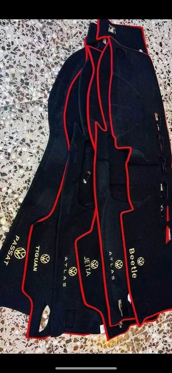 لتخاف على دشبول سيارتك من اشعة الشمس الحل يمه وفرنالكم غلاف دشبول للسيارات التاليه
🛑بيتل 

🛑جيتا 

🛑تيكوان 

🛑باسات 

🛑اطلس 

🛑يوجد غلاف دشبول جيتا من موديل ٢٠١٣ الى موديل ٢٠٢٠ لون اسود فقط السعر ١٥  الف 

🛑درع بصمة تشغيل داخليه ب علامة لون نيكل حديد السعر ١٠ الاف

🛑مداليه تعليك بل مرايه الداخليه ذهبيه بعلامة سيارتك السعر ٥ الاف 

🛑غلاف دوس سعر التخم ١٠. الاف 

🛑جلاتين يدة باب التخم ٨ قطع ب ١٠ الاف 

🛑نايلون كشن ضبابي ثخين سعر التخم ١٥ الف 

🛑كاعيات بلاستك عام علامة فوكس واكن سعر التخم ٢٥ الف 

🛑نفاضة چكاير علامة فوكس واكن ضوئيه داخل حديد السعر ١٠ الاف 

🛑مصدات ابواب سعر التخم ٥ الاف 

للاستفسار خاص او على الرقم ***********

يوجد توصيل لجميع انحاء العراق 

اجور التوصيل ٥. الاف 

علما ان الكماليات عام لجميع السيارات ال فوكس واكن
