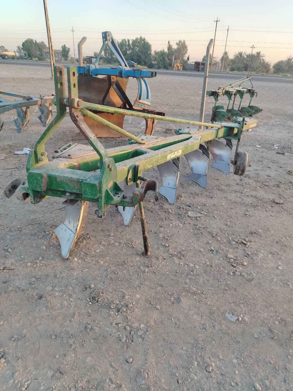 للبيع فدان البلير حجم 16 شاصي
فداج جديد موديل 2020 الحيم بي مثل ماموضح بل تصوير الحيم كلش بصيط مايئثر فدان جاهز الشغل مابي كل نقص العنوان واسط العزيزية معرض القمة رقم الهاتف ***********
***********
