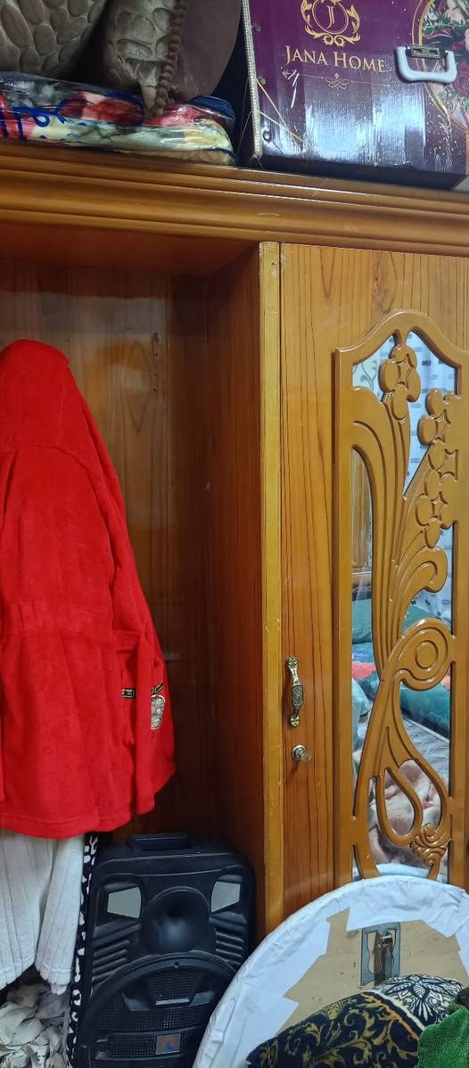 غرفه نوم كامله البيع
سعر 850 وبيها مجال 
العنوان البصره تقاطع العاليه شارع 18 

التواصل واتساب موجود او تصال 

***********
