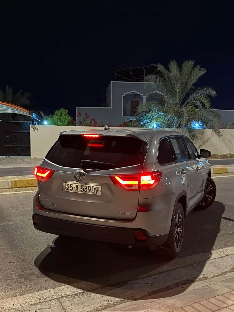 السلام عليكم
للبيع

هايلندر 

موديل 19

بيها قطعه وحده (بنيد بدون دواخل )

كير محرك شرط

صدر تايرات تبريد شرط

بدون خدوش سيارة جديده نضيفه100%100

رقم كركوك راعيها من العلم تحويل ثاني يوم السعر 215 ورقه وبي مجال قليل

الاتصال 

***********

***********
