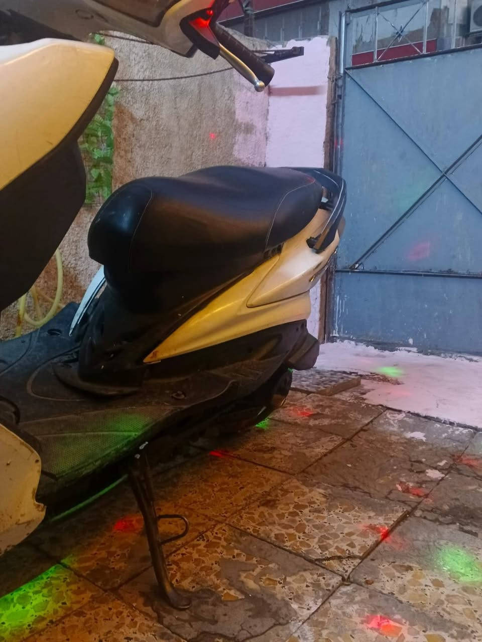سلام عليكم
سكنز فحل دراجه طافيه بيه قطع بلضفيره ٣٠٠ وبيه مجال الشراي يراسلني واتس ***********
