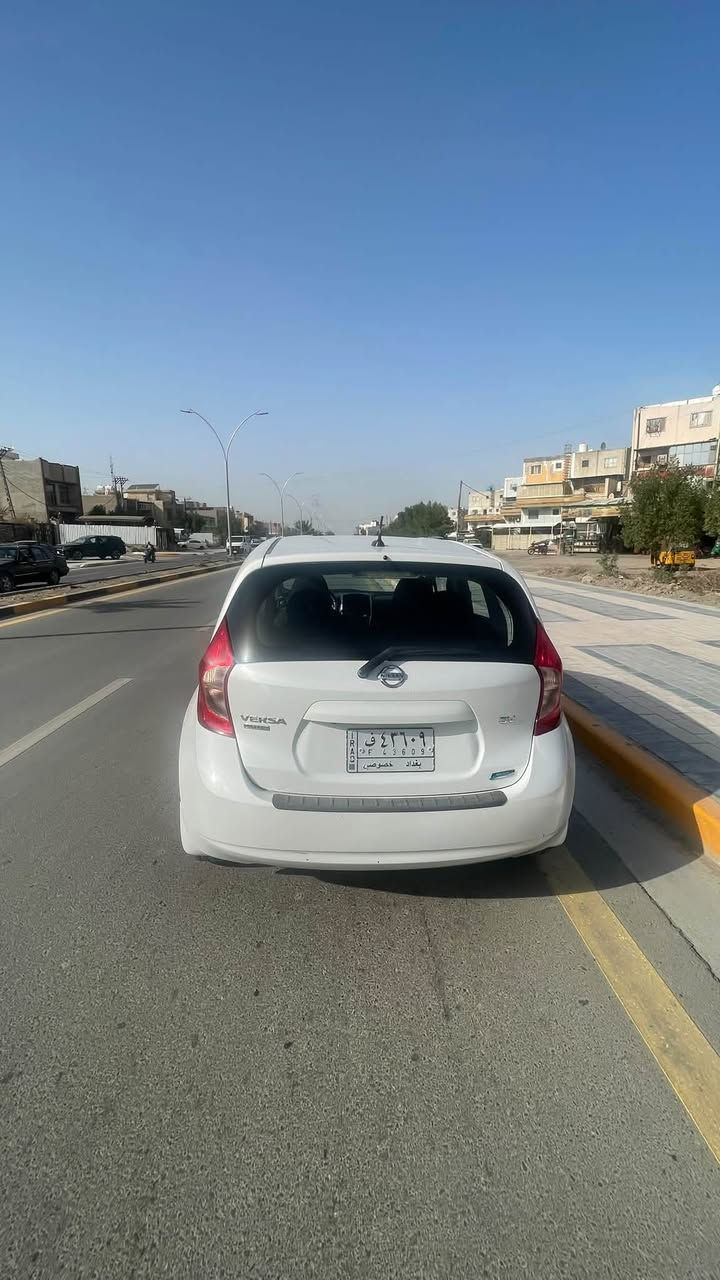 نيسان فيرسا نوت 2015
رقم بغداد
محرك 1600
سيارةً نظيفة كولها ليبل واحد 
حادثها بنيد وجاملغ الامامي
ايرباك الدركة طاك
وبيها 3 قطع رش بدون تصليح 
تبريدها خير من الله 
لايتات زنون ابيض
السيارة ناطق
ماشيا 149 الف حقيقي 
السعر 67 ورقة وبيها مجال حك الجبة
الرقم ***********
