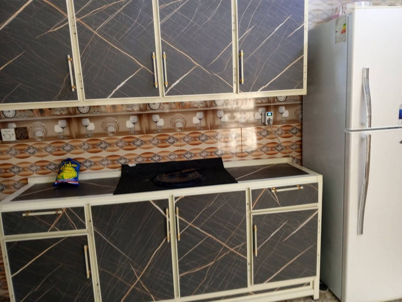 البياع بغداد • اسعار مناسبة • غرفه اخشاب