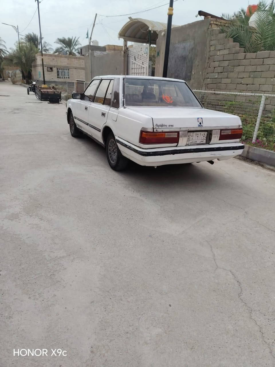 سلام عليكم سوبر مديل 85 سيارة جاهز مكينه و كير ثنين ونص شرط حدادية جديده تخم تاير جديد كهربايات كلهه شغاله مكفولة من الضربة ترايك وين مايعجبك رقم الماني مشروع وطني سيارة احله من الصور رقم *********** السعر 25 وبيهه مجال المكان  ناصرية سوك الشيوخ

نص مكتوب في الصور:
- HONOR X9c
