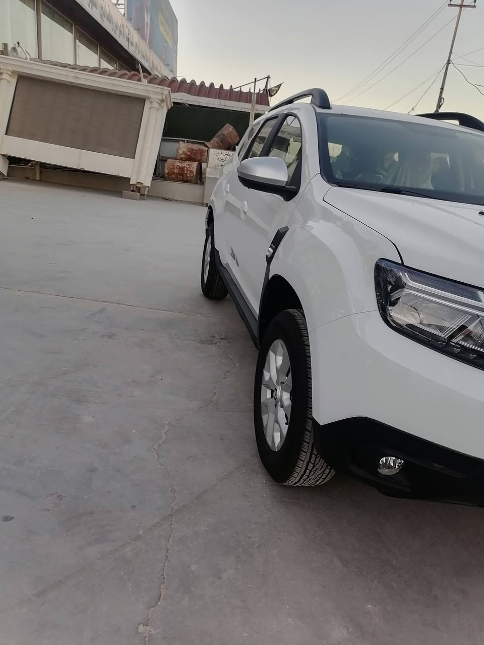 زيرو رينو داستر  موديل 2025
زيرووو ما ماشية 

ضمان لمدة 6 سنوات او 150 الف KM
من شركة رينو العراق 
ومكفولة السيارة كفالة عامة
 من الشخط وكلشي ملاحظة 
وحدة مابيها حرة السيارة

المواصفات السيارة 🟩
بصمة تشغيل و ابواب
محرك اقتصادي جداً
 وسريع ياباني من شركة نيسان 
كير اوتو + عادي 7 نمر ياباني من شركة نيسان
تحكمات استيرن جهتين 
وخاصية الرد على المكالمات
شاشة متعددة الاستخدام ابل كار بلاي واندرويد اوتو 
ومنفذ شحن سريع USP
حساسات خلفية وكاميرا خلفية
قطعتين تبريد والتبريد مالتها ثلج 
متعدده انظمة القيادة eco +normal 
داخل ابيض لونين ويدات نيكل
لايتات زينون + كشاف ضبابي + هالوجين
سيارة عالية عائلية وشبابية  وكلش م

رقم هاتف 
***********
