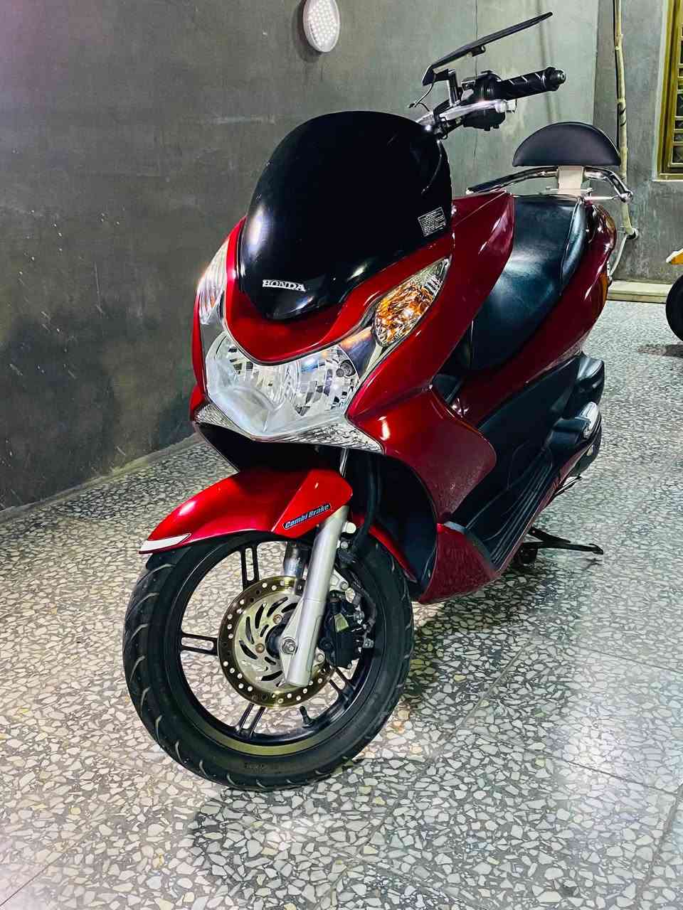 السلام عليكم للبيع دراجه pcx جيل الاول ماشية 42 الف دراجه مأخذها رمبه وعلى ايدي شوفت عينك حجم مكينه 150 ياباني اصلي دراجه كامله استان كهربائي حساس ازدحام دراجه جديدة احلا من الصور مكان بغداد الكمالية شارع سبعين قرب جامع الزركان 

***********

تونسو على النضافة
