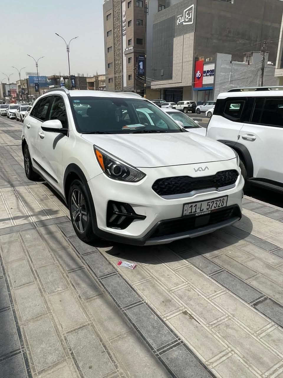 السلام عليكم 🙋🙋‍♂️
كيا نيرو هايبرد موديل 2022 ابيض 

وارد امريكي

اذا تريد سيارة SUV كورية عائلية تجمع بين الفخامة و الأقتصاد ( تفول مرة بالشهر )  

السياره خير من الله نظافه وبيها مواصفات بعد احلا

ماشيه 54 كيلو

 المواصفات 

بصمه

اشاير بالمري 

كشنات جلد و مخمل 

ترحيب دخول 

.نظام ايكو وسبورت قياده

• بطارية ليثيوم

• شاشة كبيرة

• كاميرا خلفية

• حساسات خلفية 

• كراسي تدفئة

 .اتو هولد

رادار امامي

• مانع تصادم

• محدد مسار

• تصحيح مسار

• مثبت سرعة

• مانع انزلاق

• بصمة تشغيل

• بصمة أبواب

كشنات مخمل

• مري رادار

• نقطة عمياء

• شاحن وايرلس 

شاحنة بالكشانات 

• شاشة اعطال

• عداد ديجيتال

• اضوية امامية زنون LED

• اضوية خلفية LED

• كشافات زنون LED

• حساسات إضاءة

• إنارة تلقائية Auto

• نظام صوتي مميز Harmon kardon

• حساسات مطر

• حساسات ضغط هواء الإطارات

‏• GPS

تبريد قطعه

قياده ذاتيه عل الطريق 

تشغيل عن بعد 

• بلوتوث 
• ⁠
• مدخل USB + AUX
.الضرر (صبغ جاملغ امامي يمين بدون ايرباك بدون شواصي بدوون دواخل)

وبيها بعد مواصفات خير من الله 

سعر السياره 140 وبيها  مجال

للاستفسار على  
الرقم : ***********

