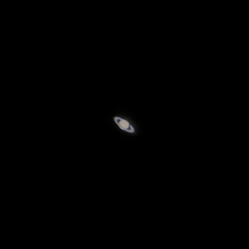 السلام عليكم 
تلسكوب Celestron AstroMaster 130EQ 
كامل ملحقات
 بالأضافة الى كاميرا فلكيه تنربط على الحاسبة وايضا على الهاتف 
+ Motor Drive جهاز توجيه تلقائي 
جميع الملحقات موضحه بالصور 
السعر ٤٠٠ الف 
***********
