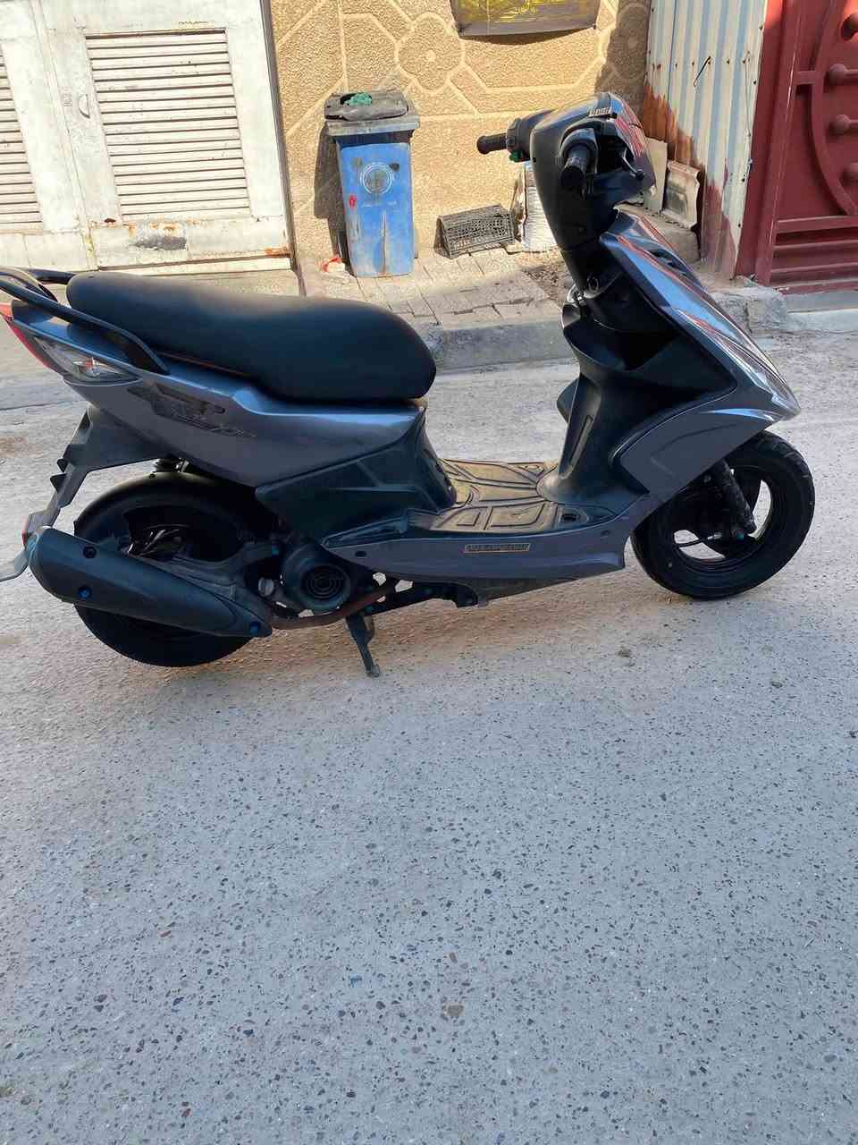 سلام عليكم للبيع دراجة ماكس مضلع  مال رمبة جديدة حيل برغي واحد ما مفتوح منها وجاهزة اي نقص مابيهة كلهة شغالة كهربائيات شغالة نكرة سلف هندر دشبول شغال لونين كفرات بلادية كلهة ختم واحد محرك ناعم اخرس مامفتوح شلعة معدل تخبل اوراق كاملة دراجة بلادية وجديدة تايرات جدد دراجة جاهزة سعر (850) وبيهة مجال بسيط (رجاءً لحد يكسر بحلال العالم ) دراجة مال رمبة جيب فيتر وتعال افحص جديدة حيل رقم الهاتف ( ***********) مكاني بغداد الغزالية
