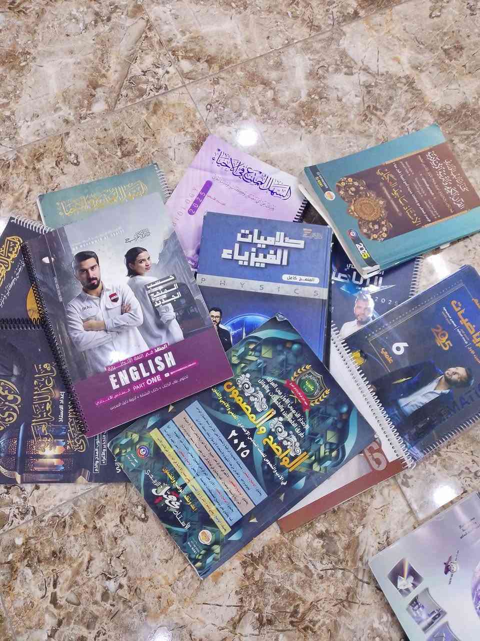 السلام عليكم عندي كتب سادس علمي نضيفه مامستعمله ابد وعندي ملازم سادس هم نضيفات ومؤشرات الوزاريات بكل ملزمه وعندي ايضا كتب ثالث متوسط جديدات وغير مستخدمات وعندي ايضا كتب رابع علمي جديدات الله شاهد كلهن نضيفات وجديدات للاستفسار على الرقم ***********
