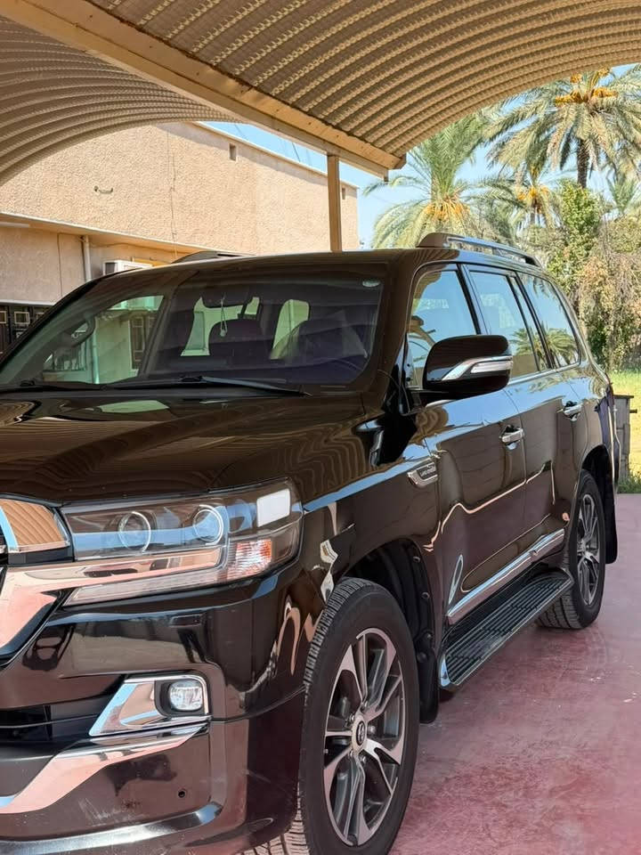 � للبيع تويوتا لاندكروزر 2020 GXR – مواصفات بحرينية 🇧🇭
🔹 الموديل: تويوتا لاندكروزر 2020
🔹 الفئة: GXR
🔹 المواصفات: بحريني
🔹 المحرك: 6 سلندر 4.0
🔹 عدد المقاعد: 7 مقاعد
🔹 المقاعد: جلد
🔹 العداد: 185,000 كم
🔹 كلين تايتل
🔹 السيارة نظيفة ومحافظة

السيارة مناسبة للاستخدام اليومي والسفر، وما زالت بحالة جيدة ومحافظة.

💰 السعر 50,000$]
📍 الموقع: [بغداد الراشديه  ]
📞 للتواصل: [***********
