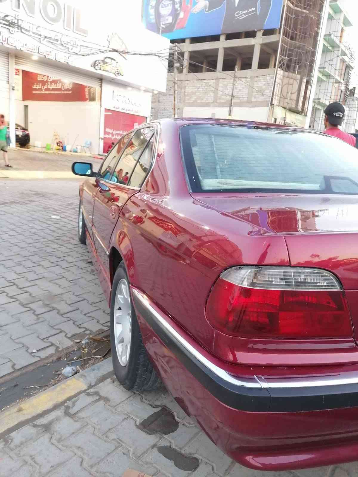 السلام عليكم
BMW___E38___740i

موديل 1995 محدثه 2000 بالكامل

رقم بغداد بسمنه تحويل ثاني يوم
 سيد قصي شبر صادق شبر سيد لؤي شبر باقر الموسوي محمد شبر 
ABS شغال
شاشه اندرويد مع مضخم سماعات
فتحه بانورما
تخم تاير جديد
مكينه وكير جدد
تبريد ثلج
جنطه شفط
مصبوغه للجماليه
لايت زنون
حداديه جديده
مكان نجف
رقم ***********
