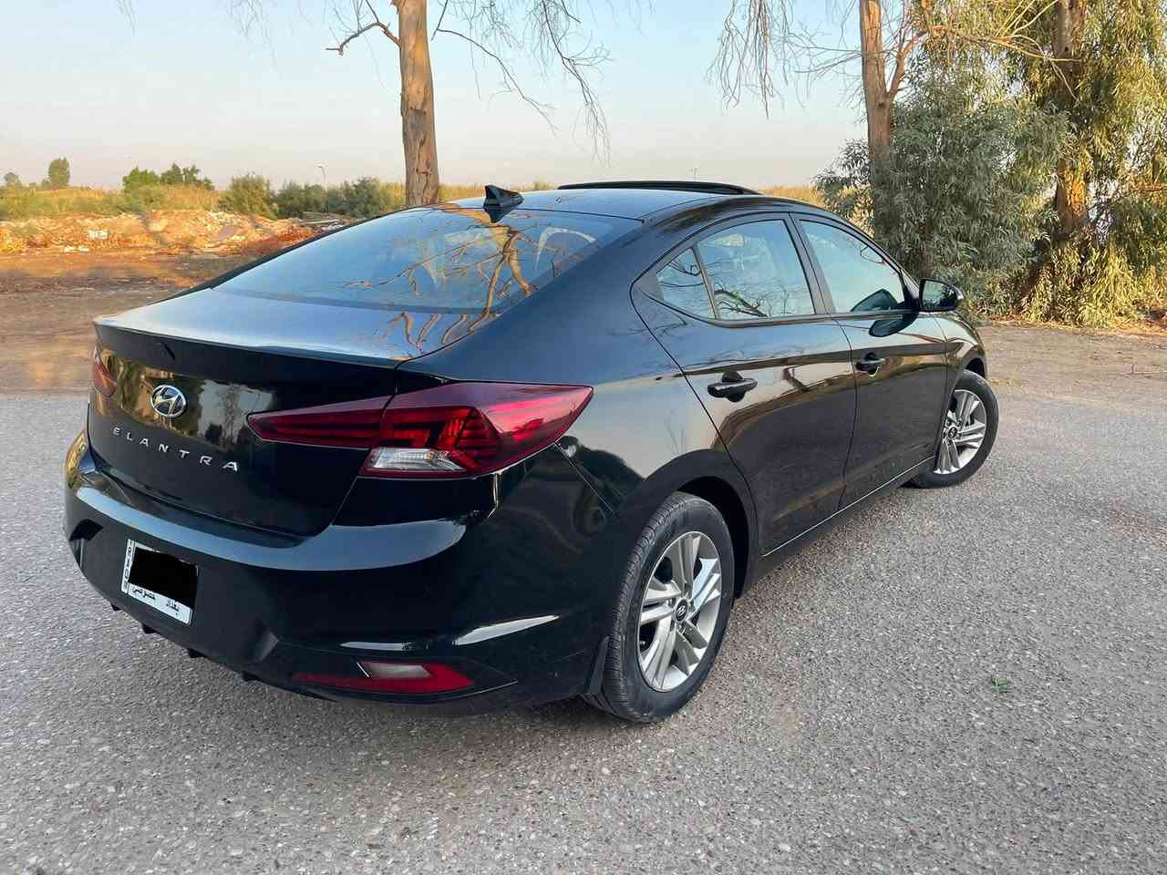 النترا موديل 2020 وارد كندي فول مواصفات
بصمة
فتحة سقف
ثلاث انظمة قيادة
محرك 2000
گير At 
تدفئة كشنات
تدفئة ستيرن
رادار خلفي 
تخم تاير جديد
حادث بسيط جداً كما موضح بالصور
ايرباك دشبول راجع سيستم
العنوان - بغداد
***********
السعر خاص
