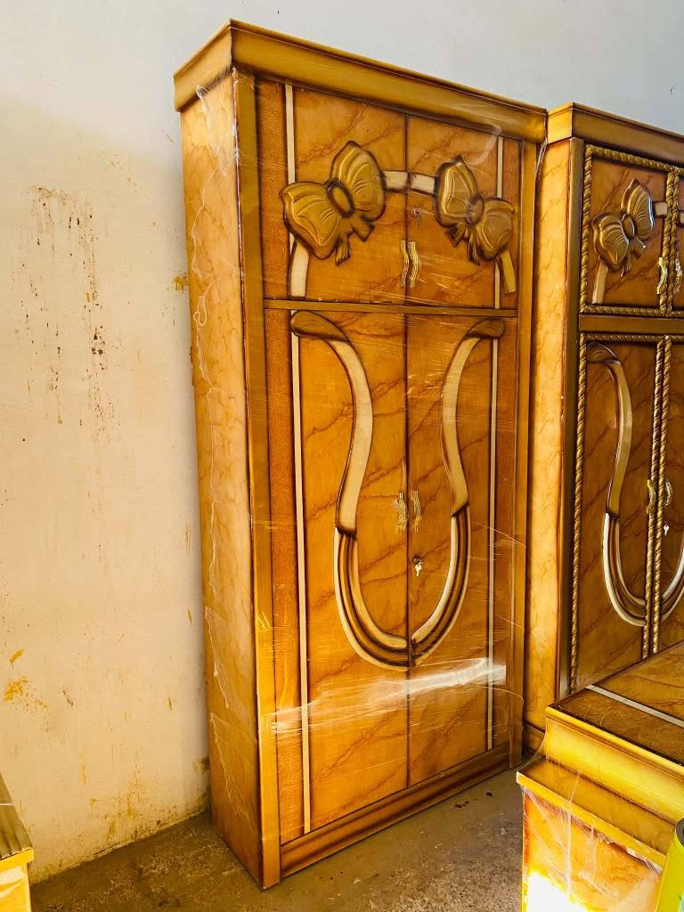 غرفة نوم عراقي مستخدم اخو الجديد وباسعار مناسبة شغل درجة اولى مرتب ضهر جرجوبة السعر 850 الف وبيها مجال للطيبين 
رقم الهاتف *********** بعقوبة, ديالى
