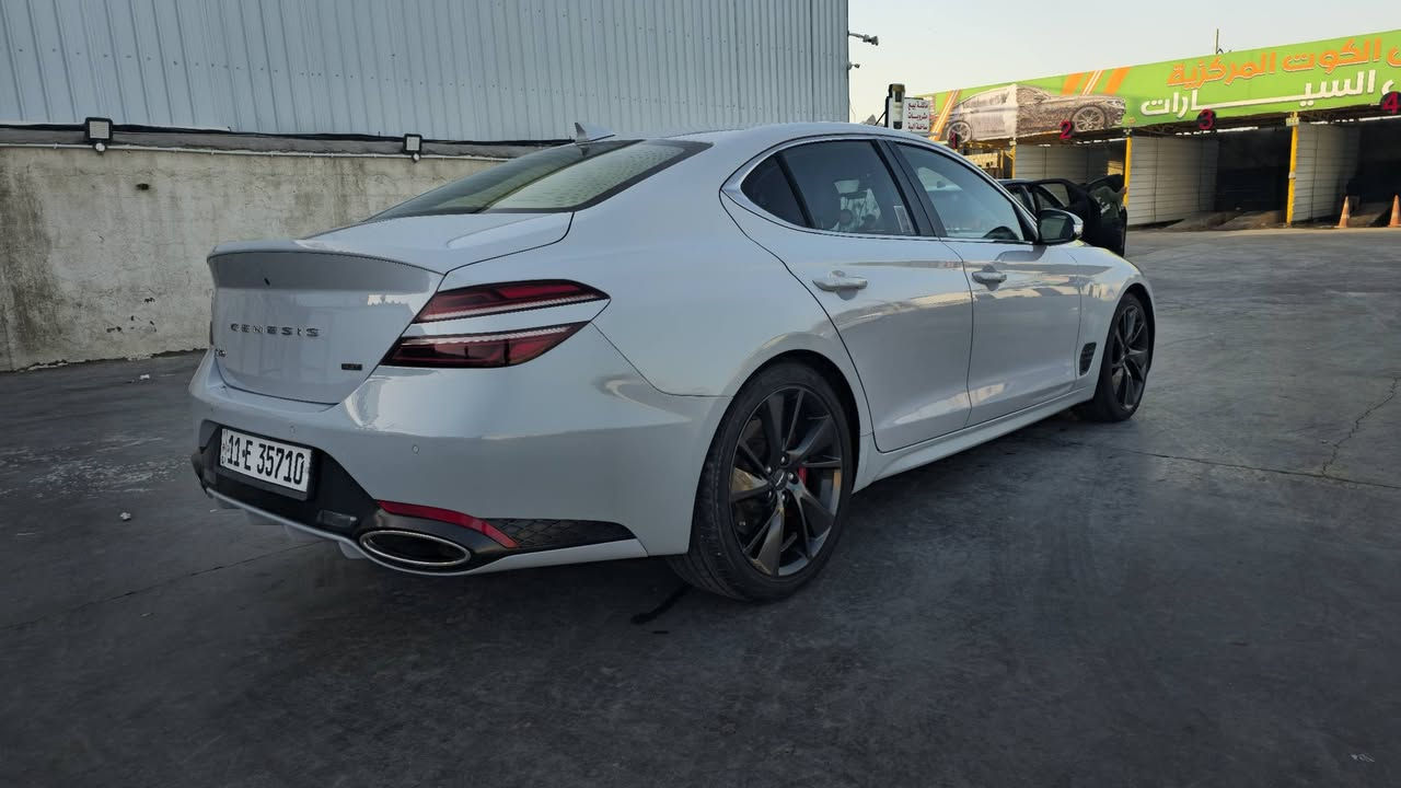 genesis g70 2022 ) وارد أمريكي
رقم  بغداد الدولي هزه جديده 
عداد 58 الف كيلو قابل للزياده 
المواصفات :  
•  مُحرك السياره  6 سلندر توين تيربو 
مزود بشوته وعطاس وكاله K&N  الامريكيه 
• لون سموك 
•داخل لون اسود مطرز ب احمر
•گشنات أمامية كهرباء جلد أسود مطرز احمر
.كشنات تدفئه تبريد 
•  تبريد قطعتين 
•   بصمه 
•  كامره خلفية 
•   نضام الكشف المحيطي في حالة الباركنك 
• تشغيل عن بعد 
•  اوتو هولد 
•  اوضاع القياده 5
- (سبورت - سبورت بلاس - أيكو - سمارت - مخصص )
•  نقاط عمياء  
• حساسات - امامي - خلفي - جانبي 
•  تحكم  مع شفتات 
•  نظام تحذير مغادرة المسار. 
.  نضام تفعيل مباشر للضوء العالي في الطريق المعتم 
•  نضام القيادة الذاتية 
•  نظام المساعدة في الحفاظ على المسار. 
•  نظام المساعدة في تجنب الاصطدام الأمامي. رادار 
•  نظام تثبيت السرعة التكيفي. 
•  نظام صوت Lexicon مع 15 سماعة 
•  شاشه 12.3 بوصة  تدعم كار بلي واندرويد اوتو 
•   إطار السياره ١٩
.كشنات وستيرن كهرباء مع خاصية الخزن
.مرايا جانبيه شفط واشارة وهيتر ورادار و قلاب
.فتحة سقف بانوراما
210 وبيها مجال 
***********
