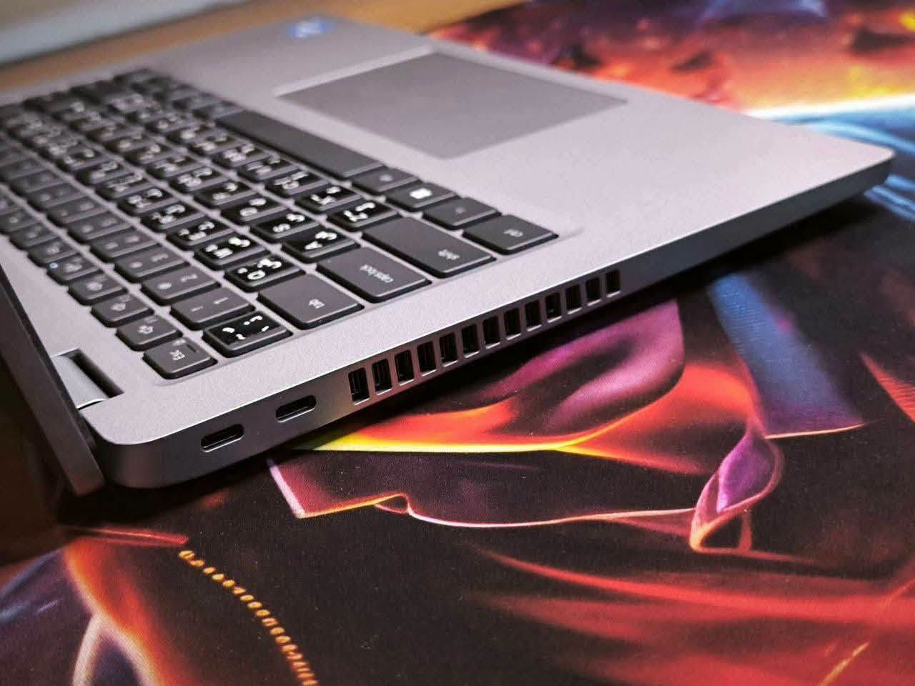 💻 Dell Latitude 5430 | قوة الجيل الثاني عشر (متوفر كمية كبيرة)
الاستخدام: خيار احترافي متطور للمبرمجين، المهندسين، وطلاب التخصصات التقنية. يتميز بمعالج الجيل الـ 12 الذي يوفر أداءً جباراً وسرعة استجابة فائقة للمهام المتعددة والبرامج الثقيلة، مع تصميم عصري وأنيق جداً.
🔍 المواصفات التقنية:
المعالج: Intel Core i5 (الجيل الثاني عشر - Core i5-12 U).
الرام: 8GB DDR4 (قابل للتطوير لزيادة الأداء).
الهارد: 256GB SSD M.2 (قابل للتطوير لزيادة المساحة).
الشاشة: 14 بوصة بدقة Full HD (1920x1080) لوضوح فائق.
🎁 الملحقات المجانية:
(حقيبة، شاحن أصلي، ماوس، ماوس باد).
🛡️ الضمان والخدمات:
فحص المواصفات والنظافة قبل الاستلام.
ضمان استبدال لمدة أسبوع كامل.
تنصيب ويندوز والبرامج الأساسية مجاناً.
💰 السعر: 439,000 دينار عراقي.
📍 الموقع: بغداد - الأمين الثانية.
🚚 التوصيل: متوفر لجميع محافظات العراق.
📞 للحجز والاستفسار:
***********
***********
