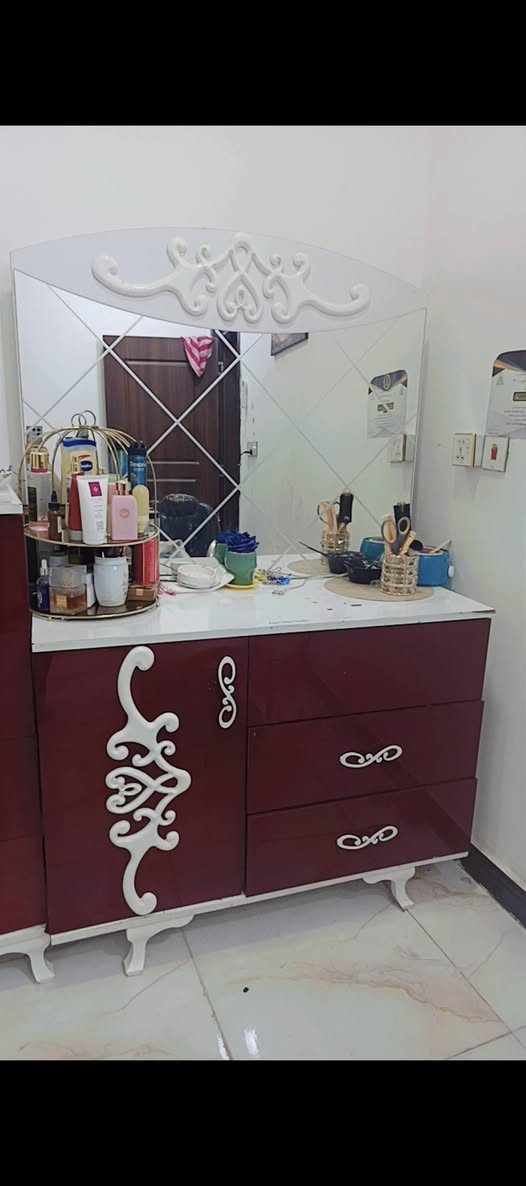 للبيع نظيفات اي ضرر مابيهن 150 سعرهن ***********
