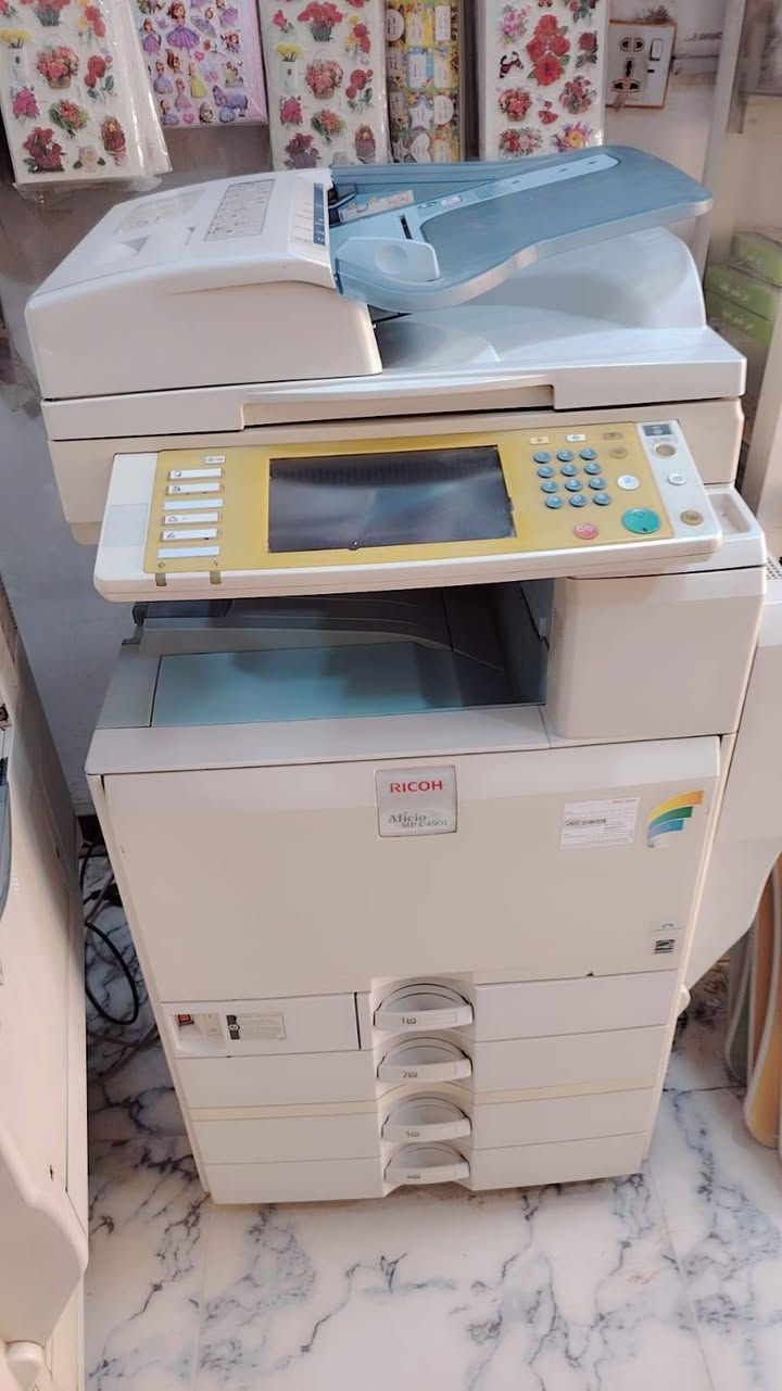 أجهزة استنساخ ريكو • C4501 ملون • 4001 عادي