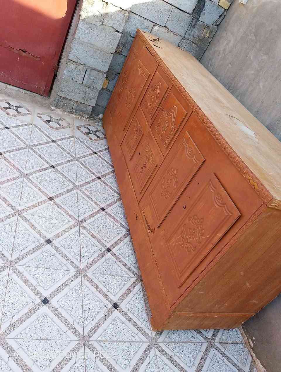 سلام عليكم بوفيه طوله مترين ونص ب 100 مكاني شطره علا طريق الدوايه يم جسر السليمان ***********
