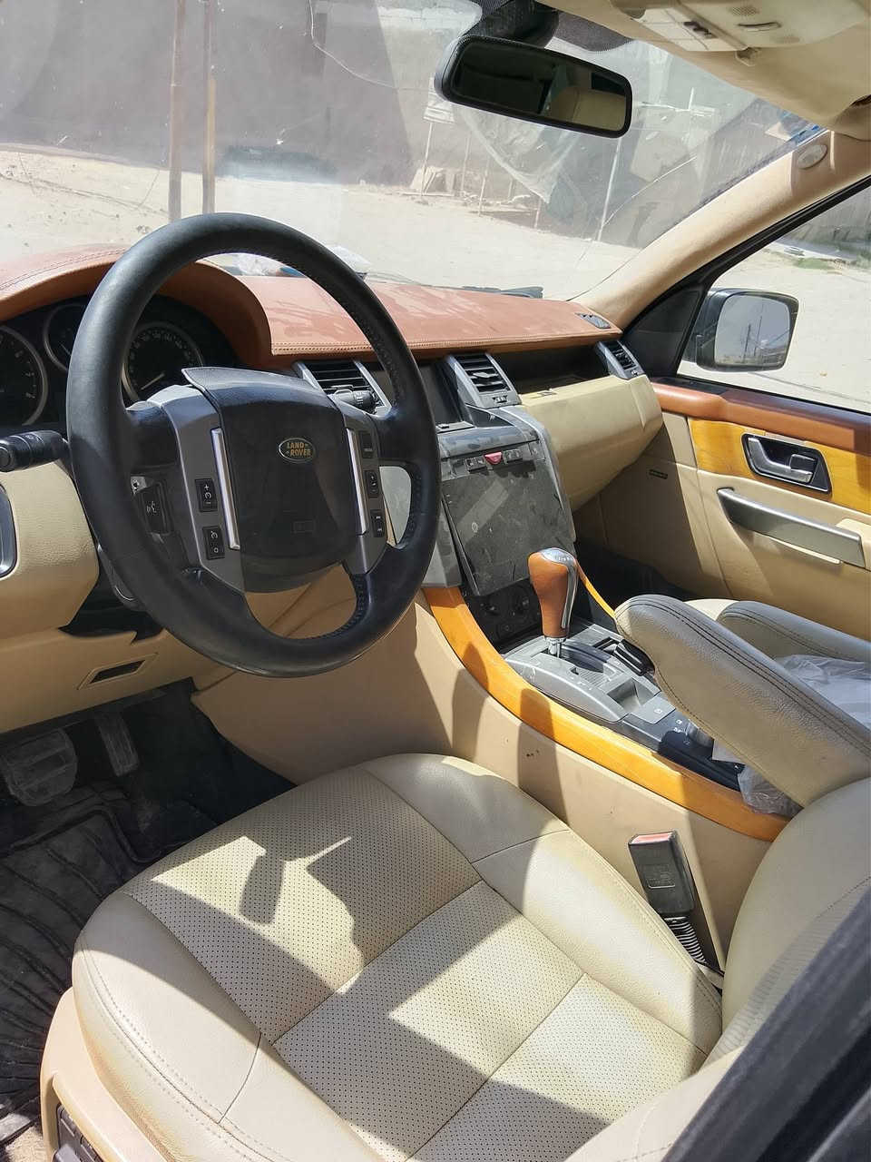 رانج للبيع سعر 130بيهه مجال 
محرك نص عمر سياره ابريك مابيهه  8اسلندر  موديل 2008
محدثه 2013
يرهم نص مبلغ والباقي حسب طلب شراي يتصل ويدلل 
عنوان ابي غريب ابومنيصير قرب شركة الرائد
اتصال ***********
