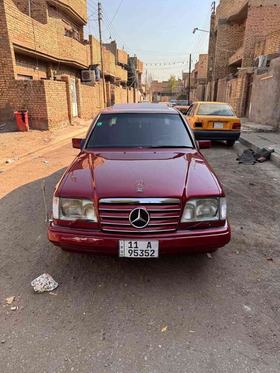 السلام عليكم مارسدس موديل ٩٢ سياره بسمي رقم بغداد جديد مكينه 6 كير اوتوماتيك تبريد بردت كهرباء خلفيه كشنات كهرباء تخم تاير حداديه كامره فتحه سياره على وضع شركه مكاني بغداد رقم تلفون ***********
