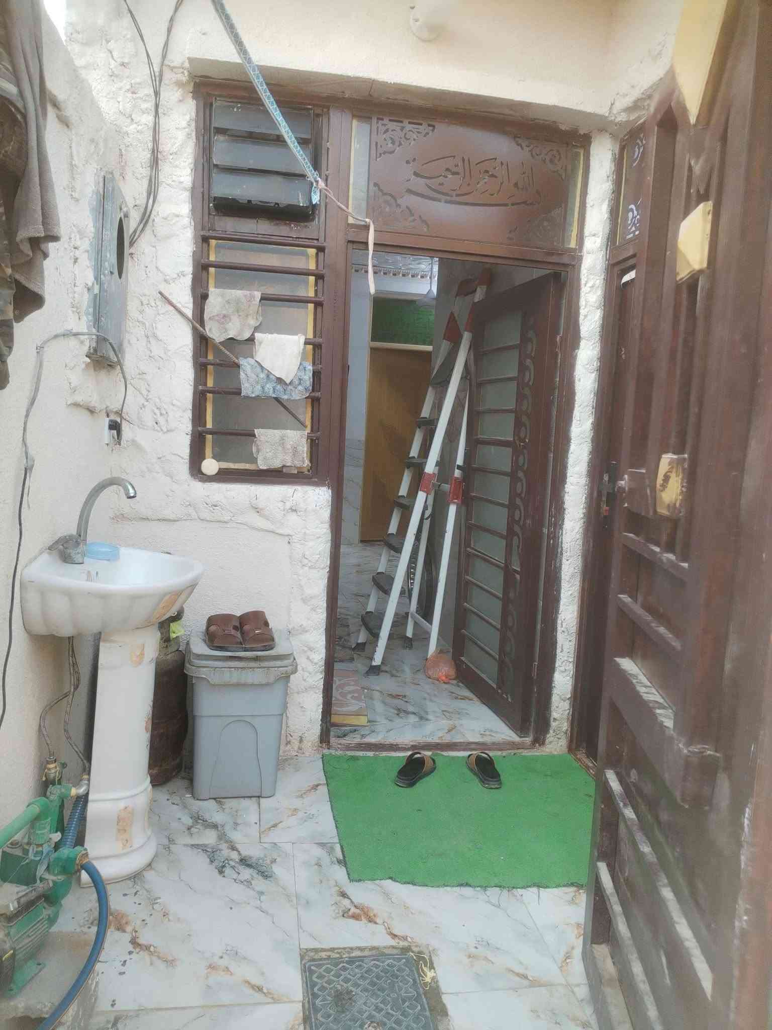 بيت مساحه 60م طابق ونص قري مستوصف الحر الصغير غرفتين نوم صاله استقبال مطبخ صحيات داخليه وخارجيه ومنور السعر37
***********
***********
