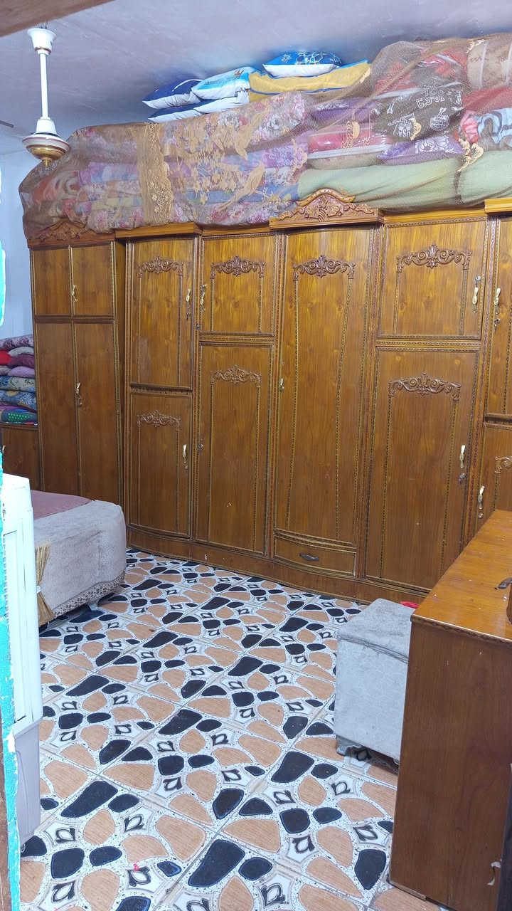 بسم الله رحمن الرحيم
بيت تجاوز البيع حي شهداء قرب المولد شارع الخدمي

سعر 23 وبي مجال قليل ***********  واتساب
البيت كله عكاده بس مطبخ الرحراري  سندويج ناصريه
