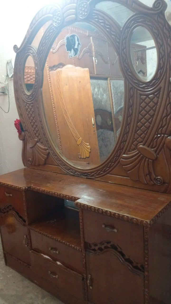 غرف جديد مال صالي شهر ماخذه عارضه 550 وبيه مجال مكاني البياع رقمي ***********
