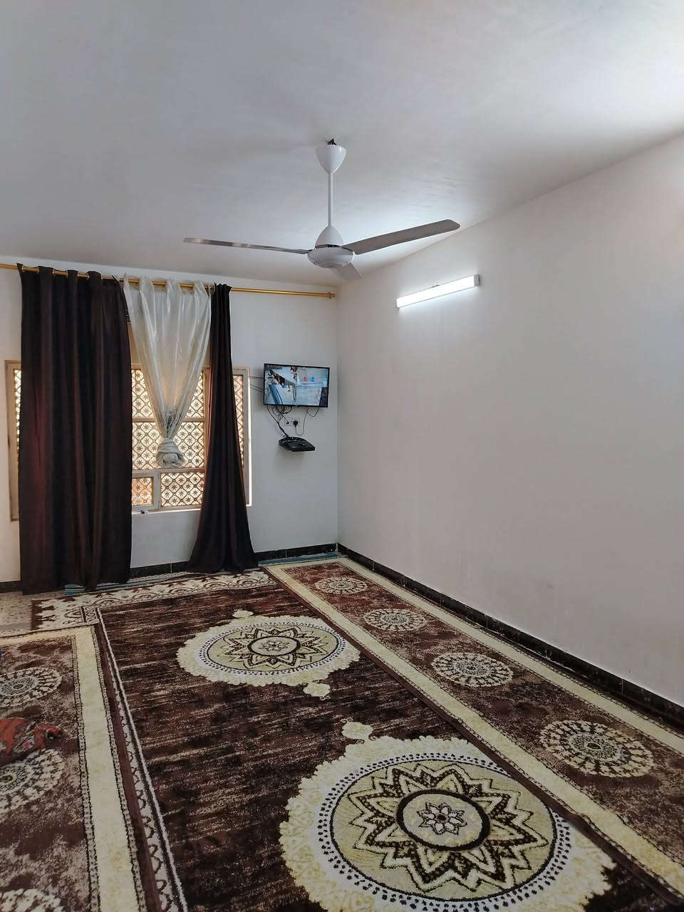 للبيع / 144 متر / 4 غرف / منور وا ترك /مسلح / قطاع 51  / مقبيلك فرع  T  وساحة للإستفسار اتصل على هذا رقم *********** او مراسلة واتساب

