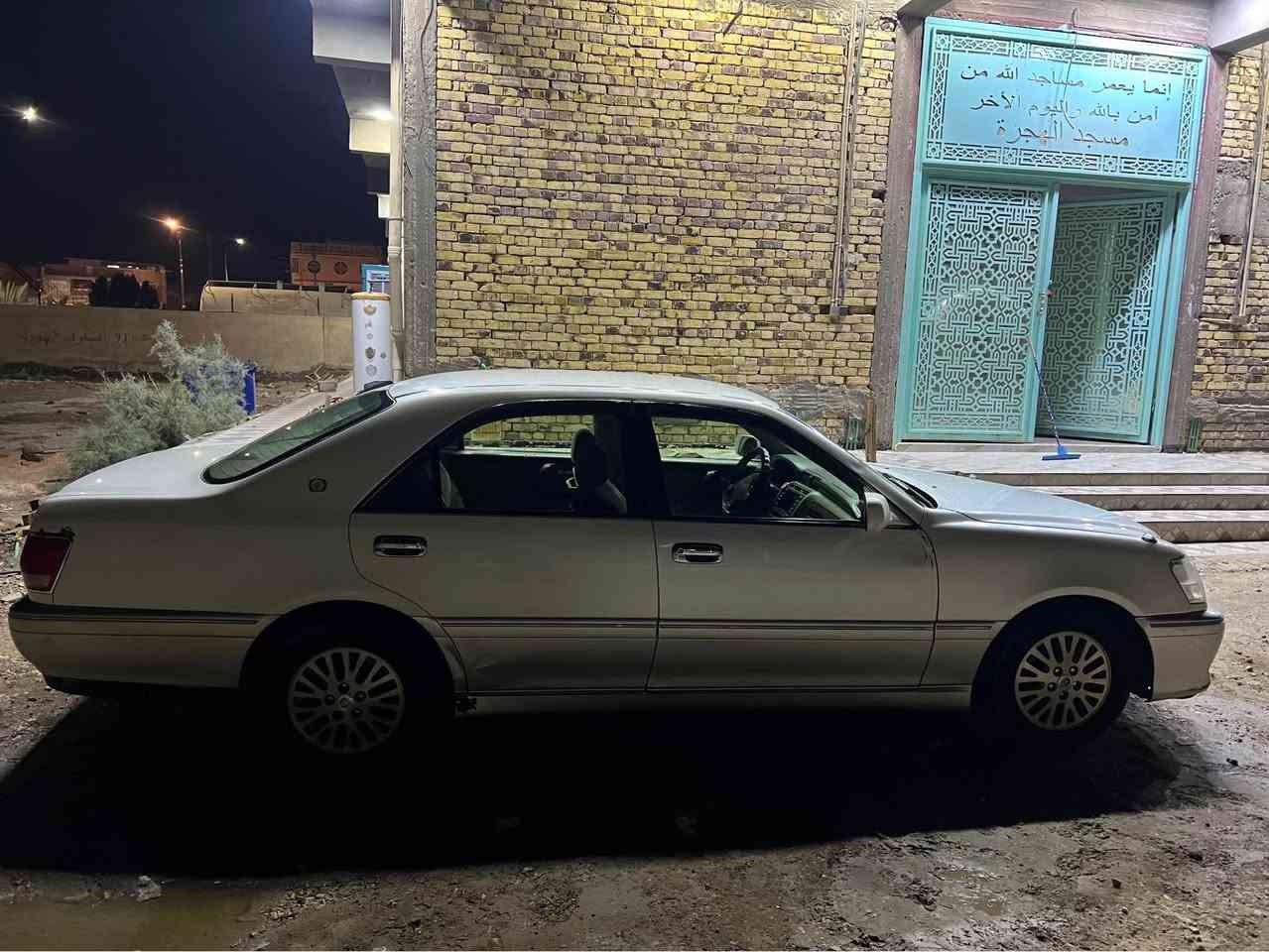 كراون ملكة موديل 2003 للبيع او المراوس 
مفحوصة گمرك ومرور قرار 48 السياره اصوليه اصوليه اصوليه
مفحوصه يعني باقيه ع الكمرك اسويلك وكاله ام الباركود ويبقى كمرك ومداور عليك 
گصة قماره فقط
وبيها رشات صبغ 
مكينة مكفوله
شاصي مكفول 
مكفوله من الگلبه والتجيه والضربه القويه 
سياره مابيها مصرف جاهزه تبريد ثلج مكينه كير كلشي جاهز 
كشنتات كهرباء امامي خلفي شغال 
مقاعد كنتاره 
بك لايت كرستال 
سعرها بالخاص راسلني او خابرني وتدلل 
***********
شراي وتعرف تفاصليها خابرني ديوانية, القادسية

