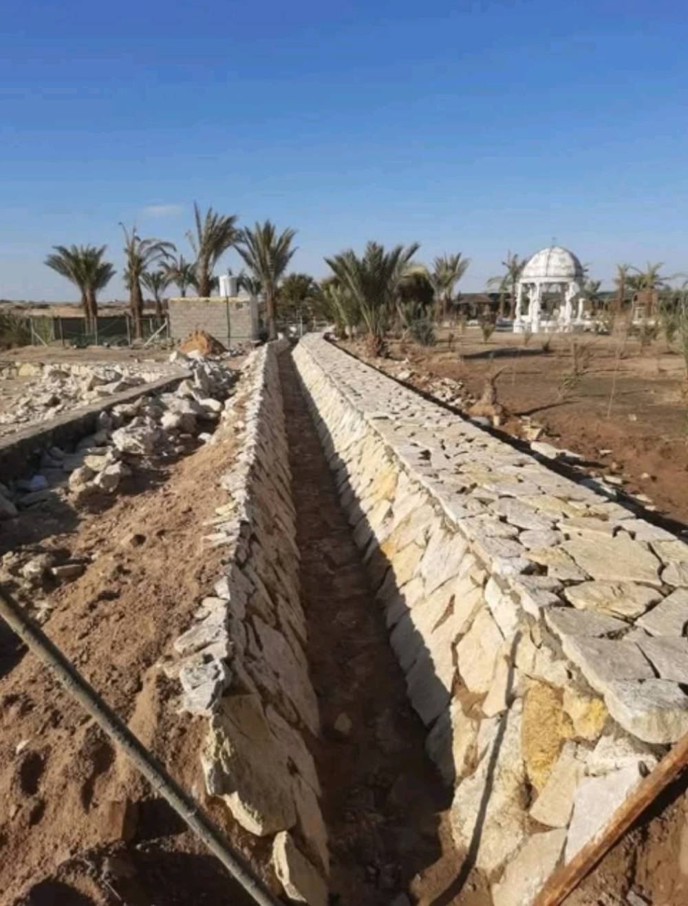 يعلن مكتبنا عن بناء حجر كرسته وعمل اسيجه بيوت تطبيك ممرات لاستفسار لاتصال ***********