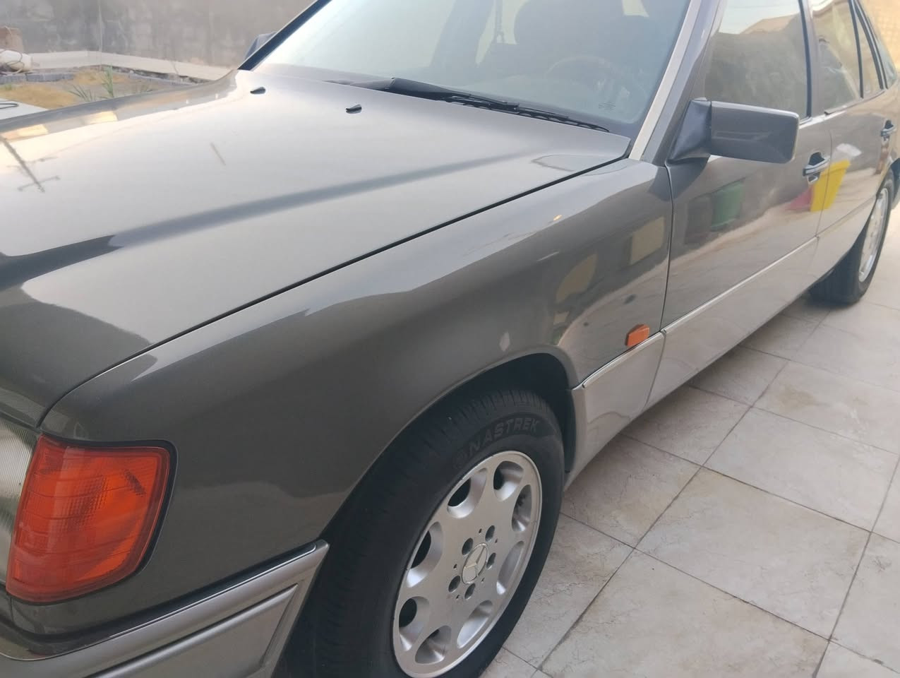 مرسيدس دب • ١٩٩٢ • رقم بغداد