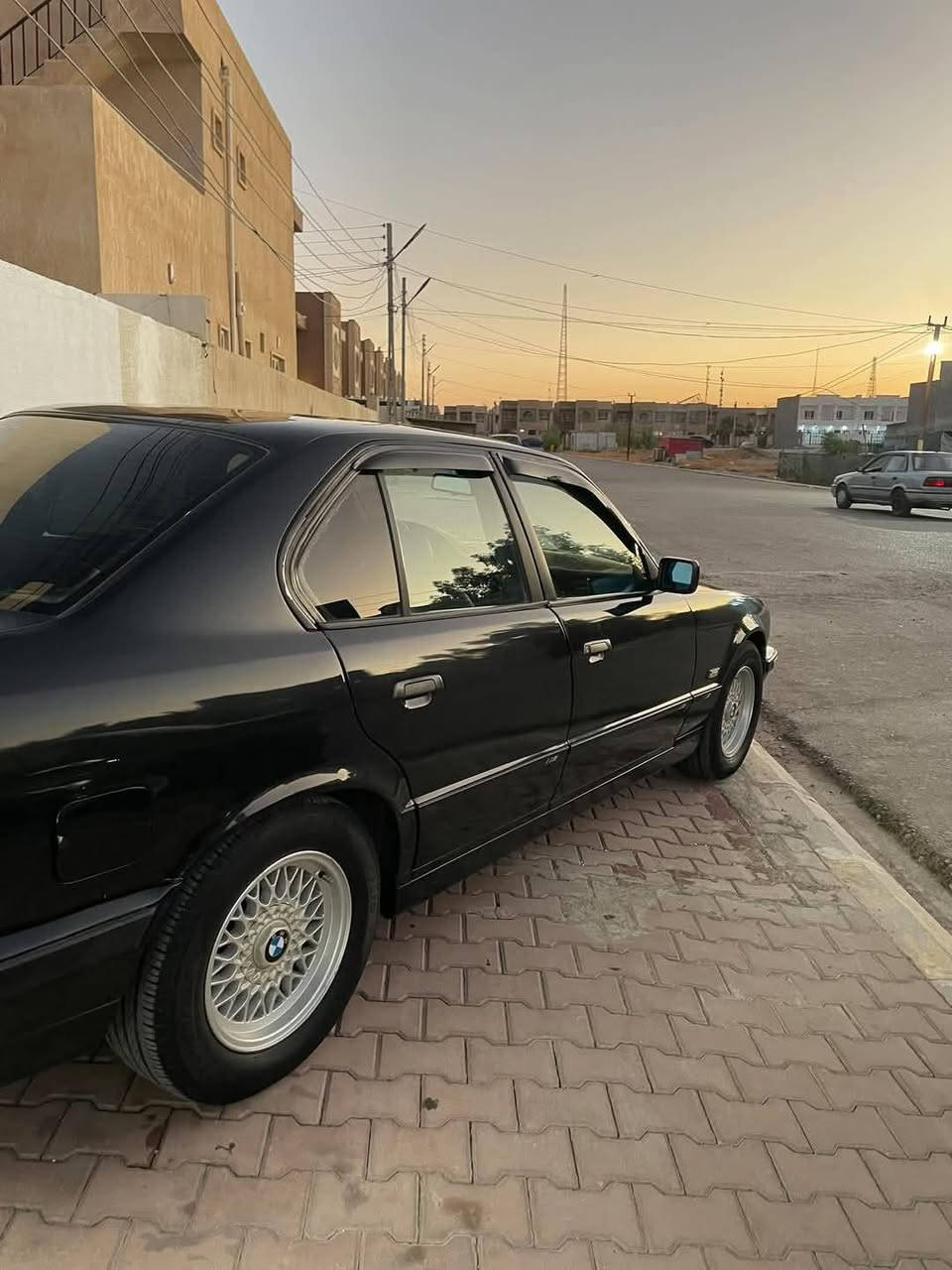 مكلف بنشر
  
525اصل وفصل موديل92
صدر تعبان شويه كير مكينه 
رقم اربيل وكاله عامه بسمي 
تخم تايرات جديد هويل خليه اصلي تخم داخلها اسود جديد جلد صاج ملكي 
عليها غرامه 5اوراق تنزل من السعر
رايدها ب63 وبيها مجال
 مكاني صلاح الدين تكريت
رقم ***********

نص مكتوب في الصور:
- @9ro.x