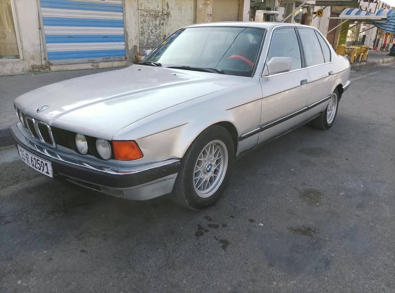 السلام عليكم بيئم 735 موديل 1991 
رقم أنبار مشروع وطني بسمي تحويل ثاني يوم 
هزه جديده رقم دولي سنويه ل 29 
كير محرك كفاله محور 3000vt
مصبوغه جماليه مكفوله من الضربه والعيب الشرعي 
تبريد ثلج 
واسط  قضاء الحي 
السعر 50 
*********** اتصال /واتساب
